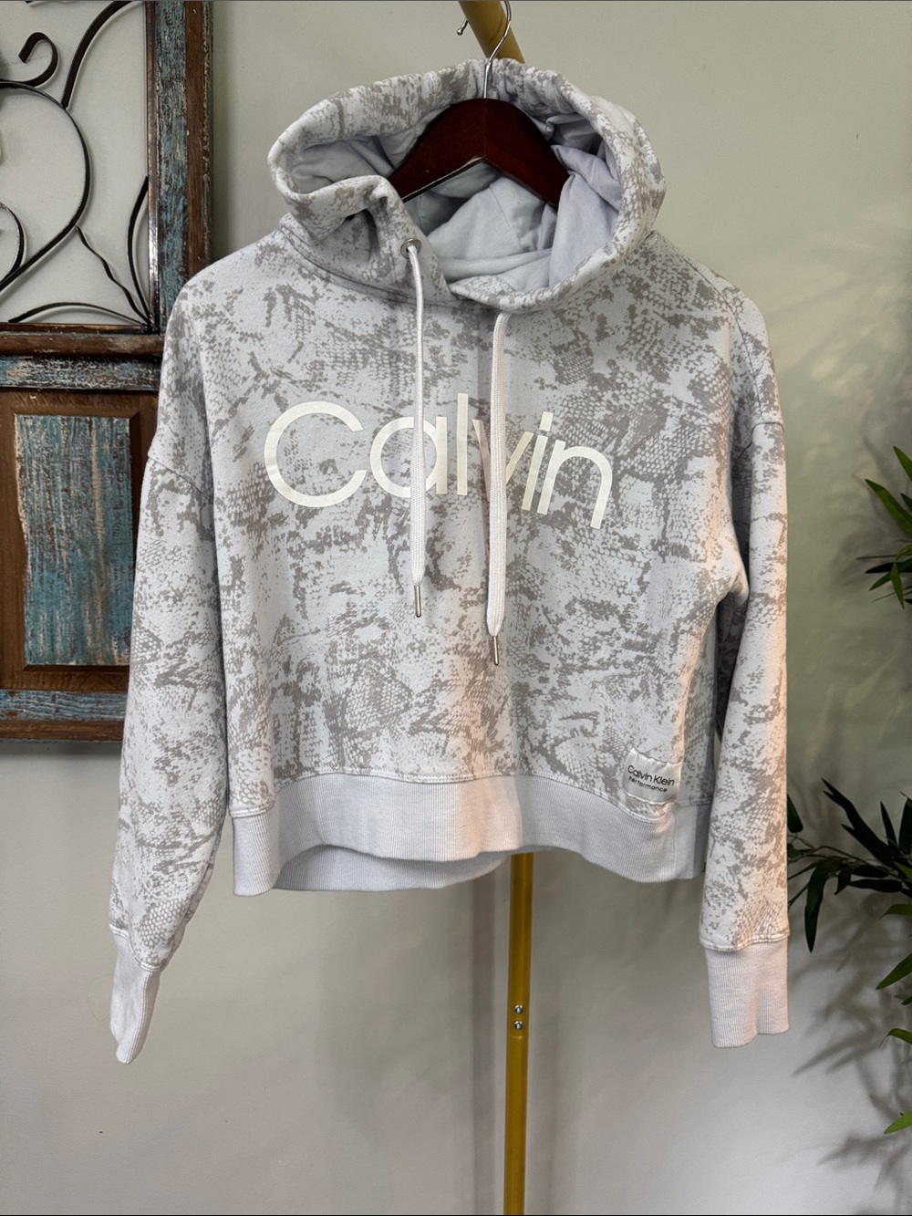 Calvin Klein oversized Light Gray Patterned cropped Hoodie EUC XS-S